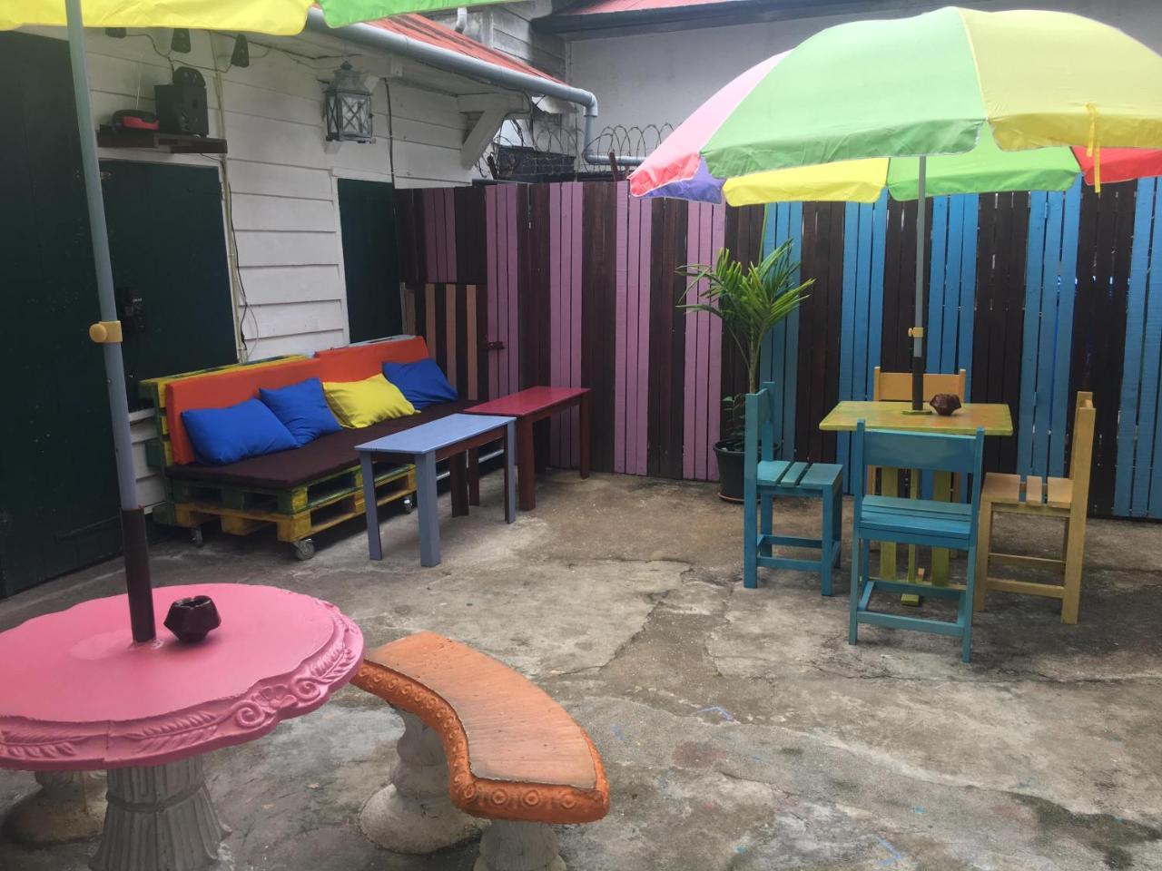 Guesthouse De Kleine Historie Paramaribo Eksteriør billede