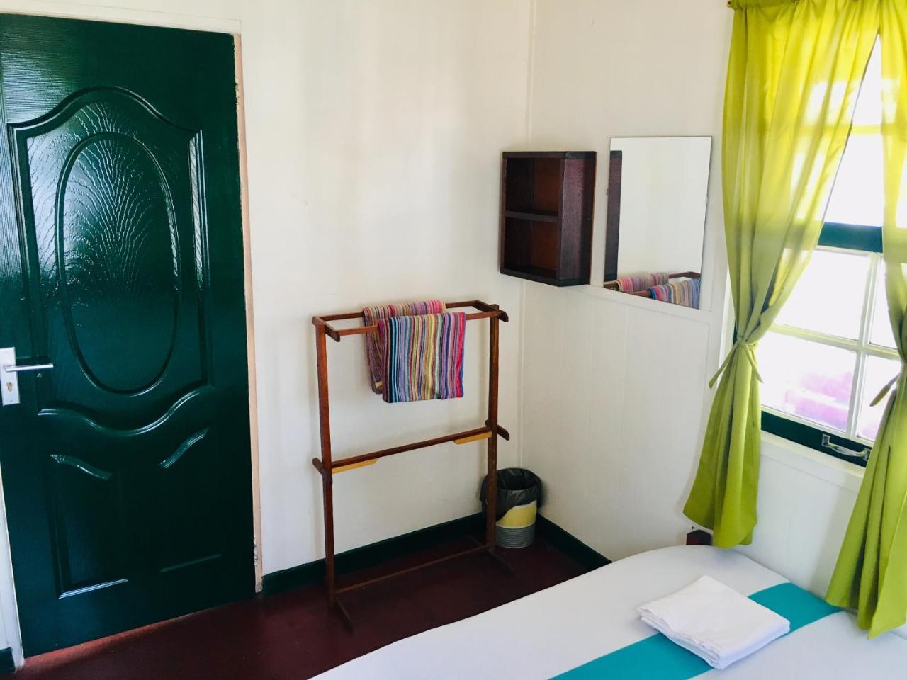 Guesthouse De Kleine Historie Paramaribo Eksteriør billede
