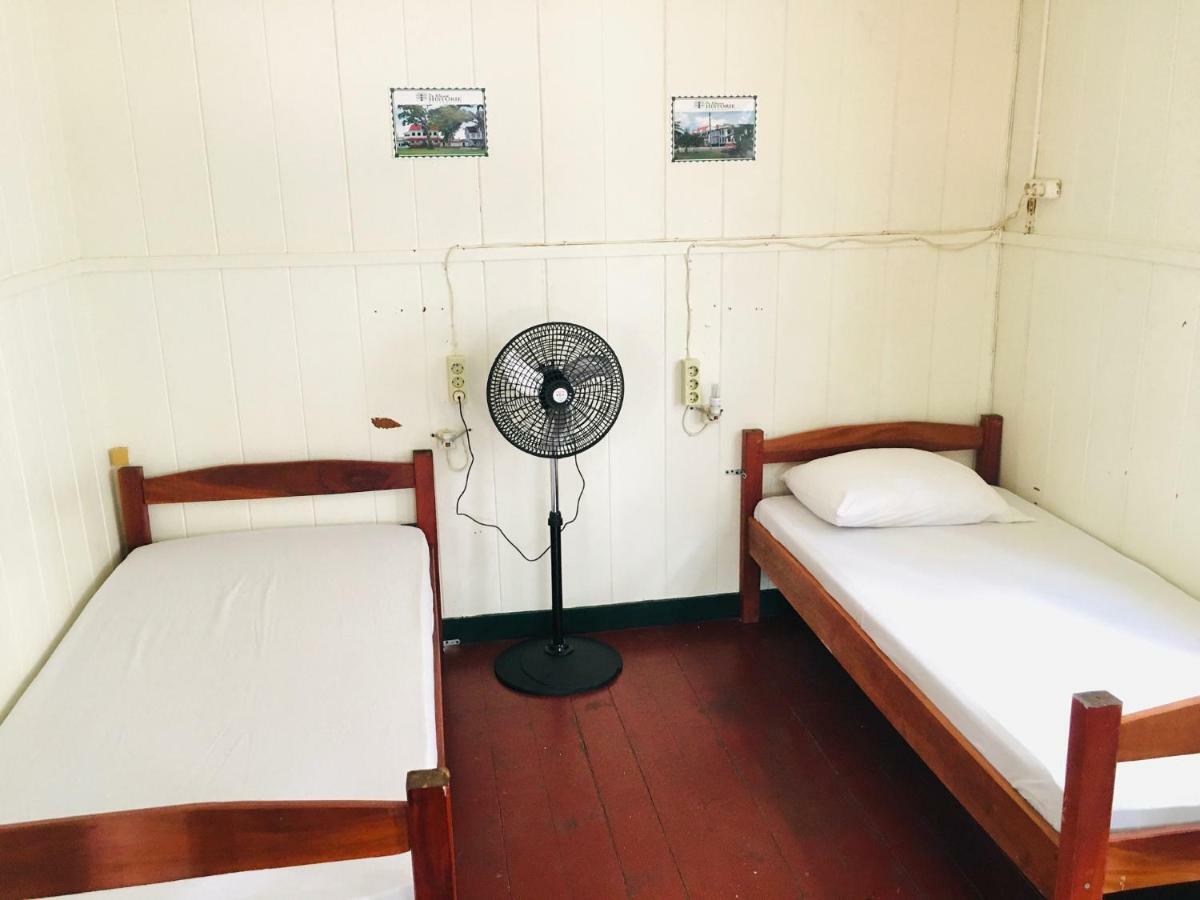 Guesthouse De Kleine Historie Paramaribo Eksteriør billede